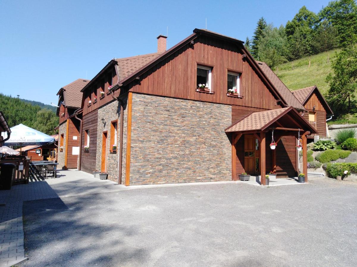 U Vesele Lisky Hotel Hutisko Buitenkant foto