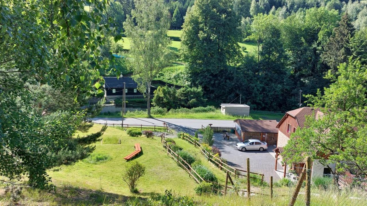 U Vesele Lisky Hotel Hutisko Buitenkant foto