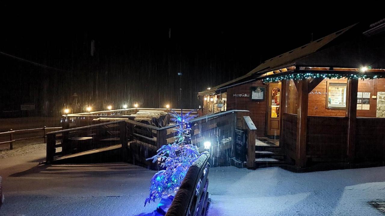 U Vesele Lisky Hotel Hutisko Buitenkant foto