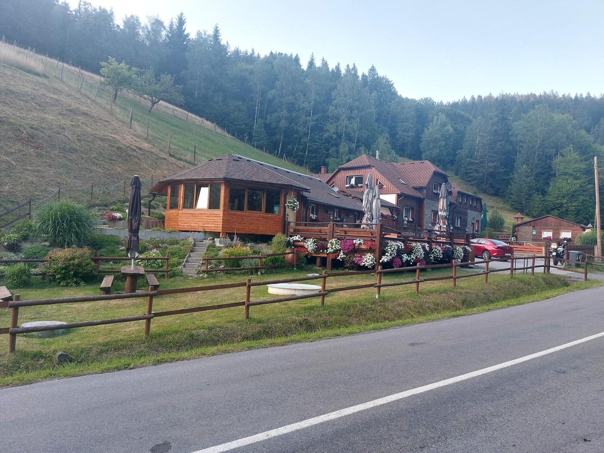 U Vesele Lisky Hotel Hutisko Buitenkant foto